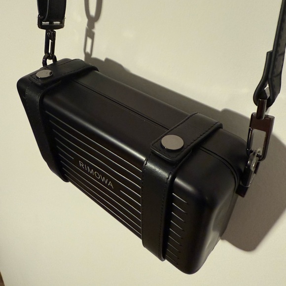 RIMOWA Cross Body Personal Bag Aluminum Black with box and dust bag - Picture 4 of 14